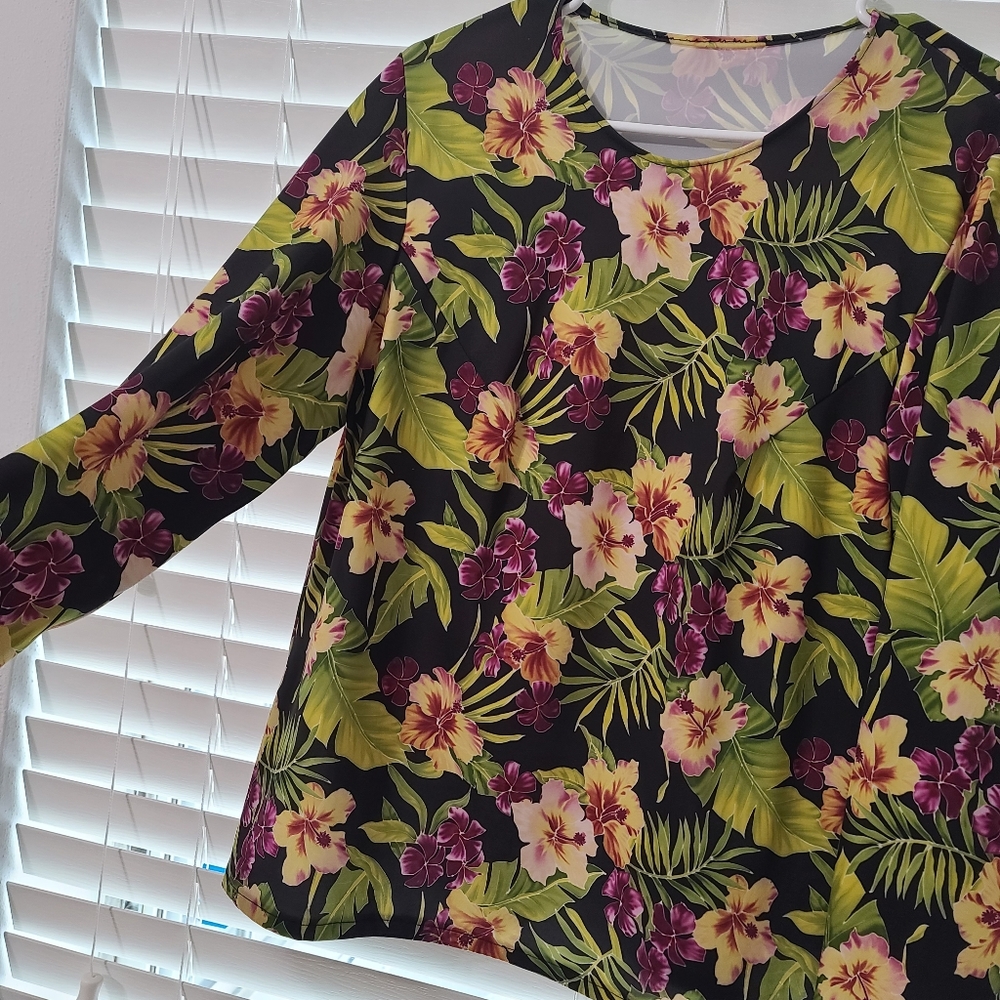 Swim Rashguard - Handmade 🪡 - Picture 2 of 3